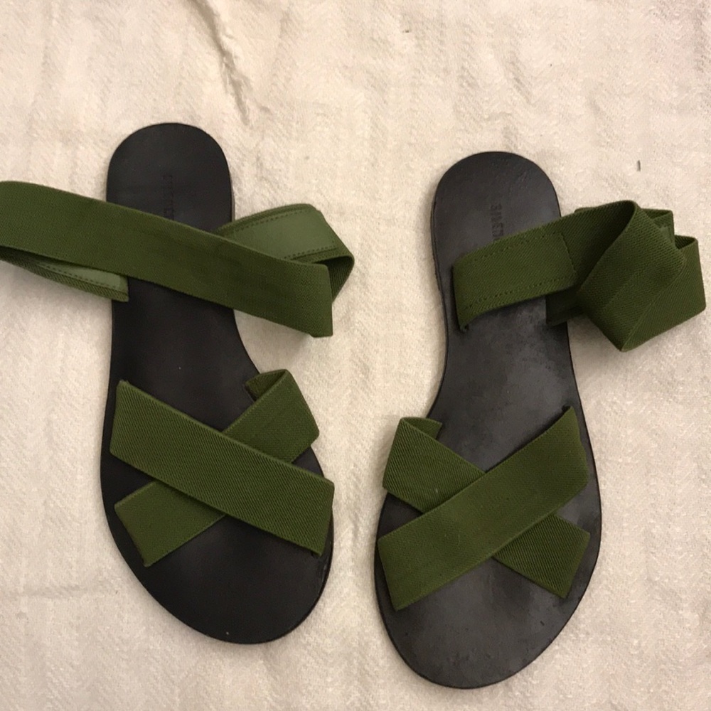 Urban Outfitters: Green Sandals